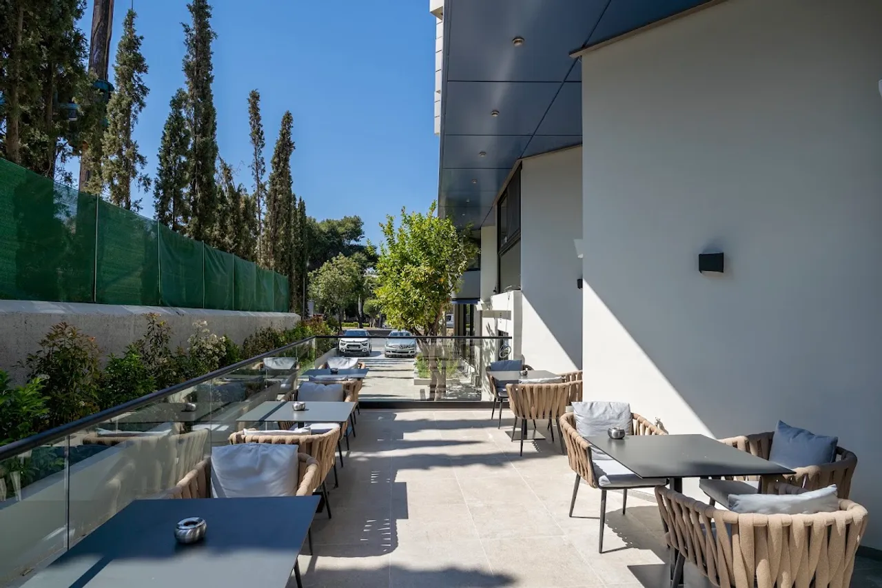 Emmantina Hotel