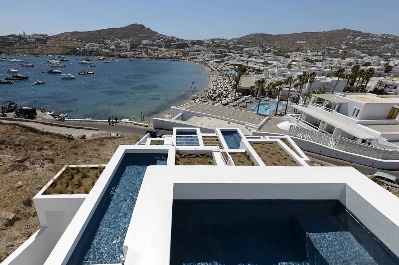 Cubic Hotel