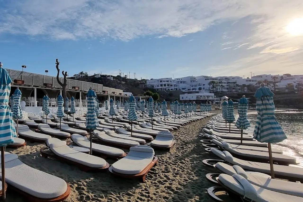 Psarou Beach Hotel