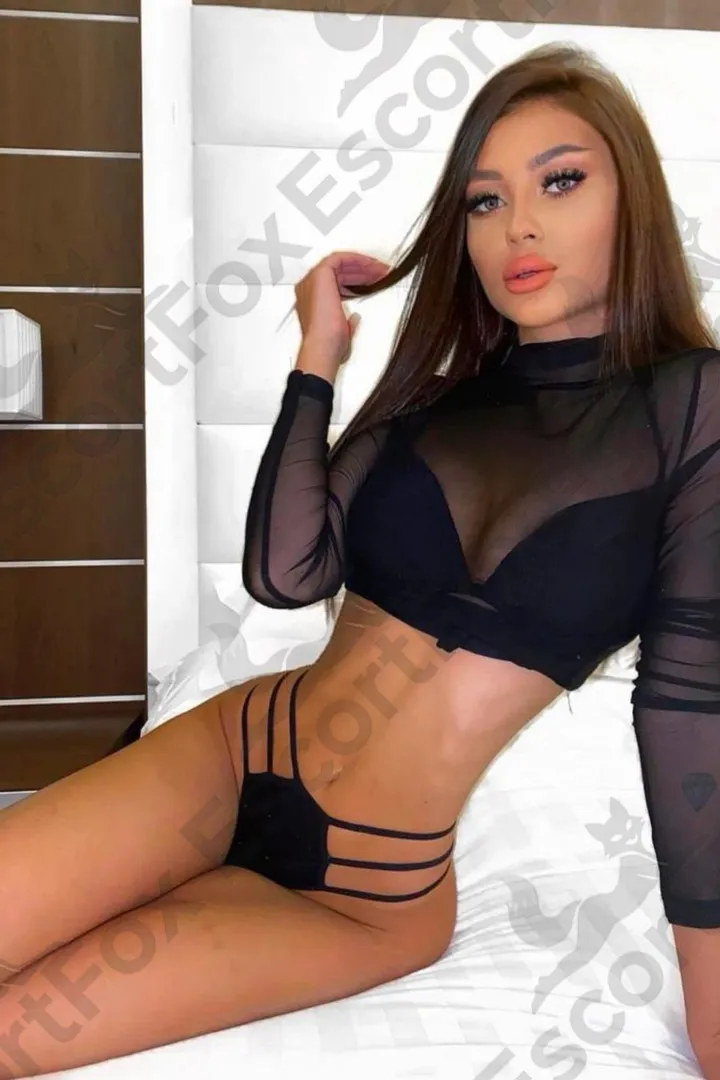 Zlata Hadid in Mykonos — Model escort in Mykonos, photo 6